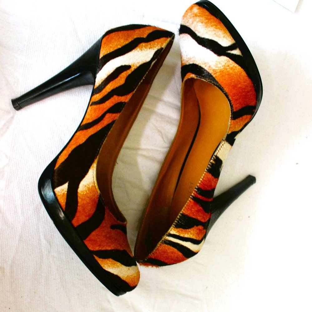 Tiger print heels, 4"